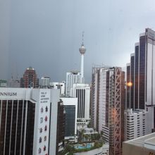 ホテルの窓から見えたKLタワー