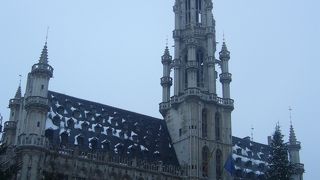 グランプラスのシンボル！