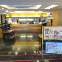 １階、フロント