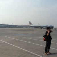 飛行機を出た瞬間に分かります。