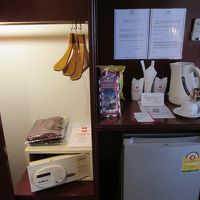 冷蔵庫、セーフティーボックス、コーヒーセット