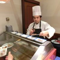 目の前で焼いてくれるステーキ美味しいです