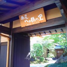 本店の横が入り口です。