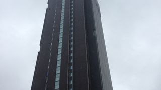 かっこいいデザインのビル