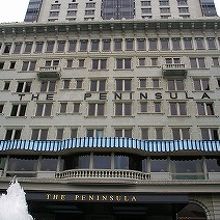 ペニンシュラホテル内にあります