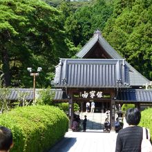 瑠璃光寺の本堂です。