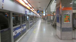 ＭＲＴの券売機はタイ語と英語が対応