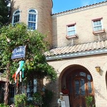 大きな金木犀に囲まれています