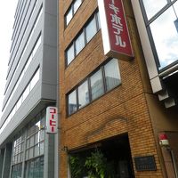 伏見大通り沿いにあります