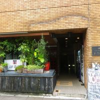 ホテル玄関です