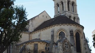 パリでも歴史のある教会