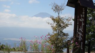 富士見三峠の一つで富士山の眺望は最高で～す。