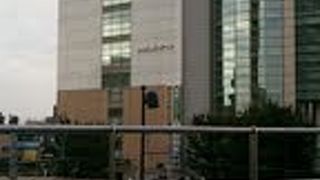 ベンチがたくさん