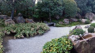 普遍の美と四季の変化を感じる新旧の名園