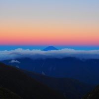 山小屋の前からの眺め