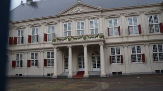 街の中にある宮殿