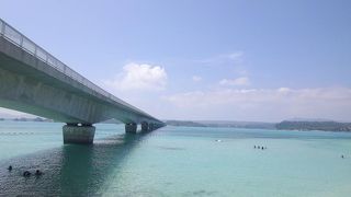 設備もバッチリのビーチでした。