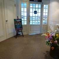 朝食会場もきれいに飾られていました．