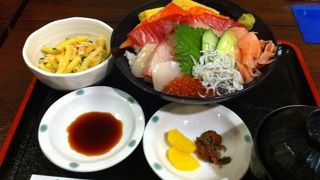 居酒屋でランチ