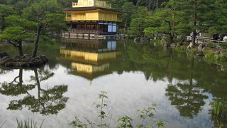 名高い金閣寺
