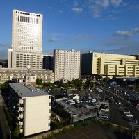 AIMや北九州国際会議場とも直結です．