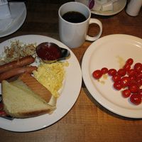 現地調達のミニトマトを持ち込んだら皿を貸してくれました。