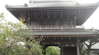 山門は見ごたえあり