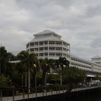 マリーナから見た外観