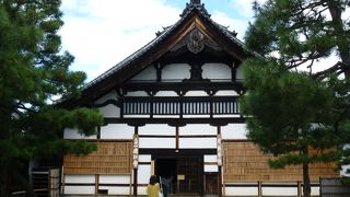 風塵雷神図屏風がみれます