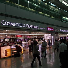 より横長で大きなショップが多いように感じました