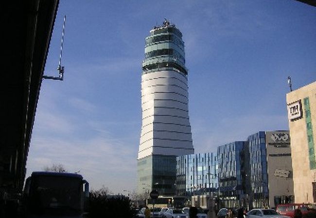 ウィーン国際空港 (VIE)