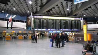 フランクフルト国際空港 (FRA)