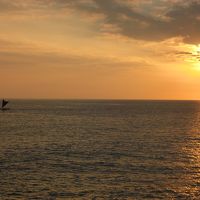 オーシャンフロントの部屋だったので、ラナイで夕日を見ながら