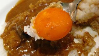 玉子絡めで瞬時に別カレー！辛辛旨ぁ～。