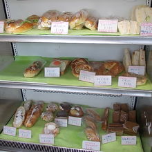 惣菜パンの類も豊富にありました