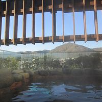 露天風呂から函館山が見えます