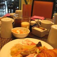 朝食は豊富にあります。クロワッサンお勧め