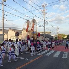 屋形の町曳き