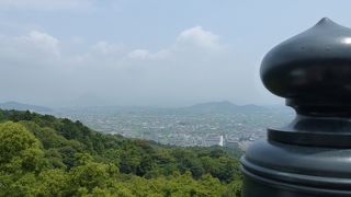 金刀比羅宮 高台 (展望台) --- やはり、ここからの眺めは香川県随一のものだと思います。ちょっとガスっていたのが残念でしたが・・・。 
