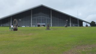 スポーツ・レクリエーション・文化等の機能を総合的に併せ持った施設