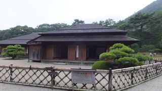 栗林公園内にある、名亭です