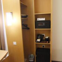 金庫、コーヒーメーカー、冷蔵庫