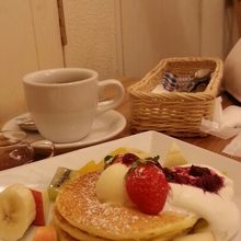 フルーツ（ミニ）ドリンクとセットで＠７９０円はお得