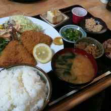 アジフライ定食（780円）安い！