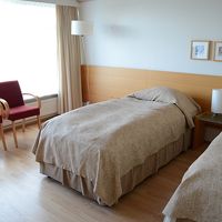 清掃は出来ていましたが、ずいぶんシンプルな設備のツイン部屋。