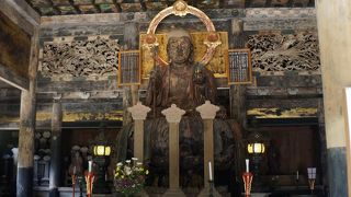 室町時代の菩薩像が印象的