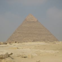 クフ王のピラミッドです。