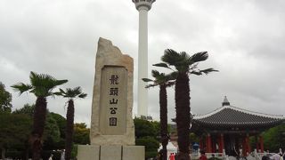 登りはエスカレーター、下りは階段