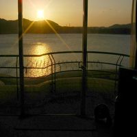 客室に射し込む朝日