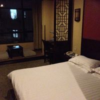 窓からはお隣が丸見え